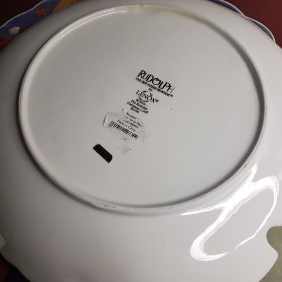 LENOX Rudolph The Red Nosed Reindeer Embossed Cookies For Santa Plate - Picture 5 of 6